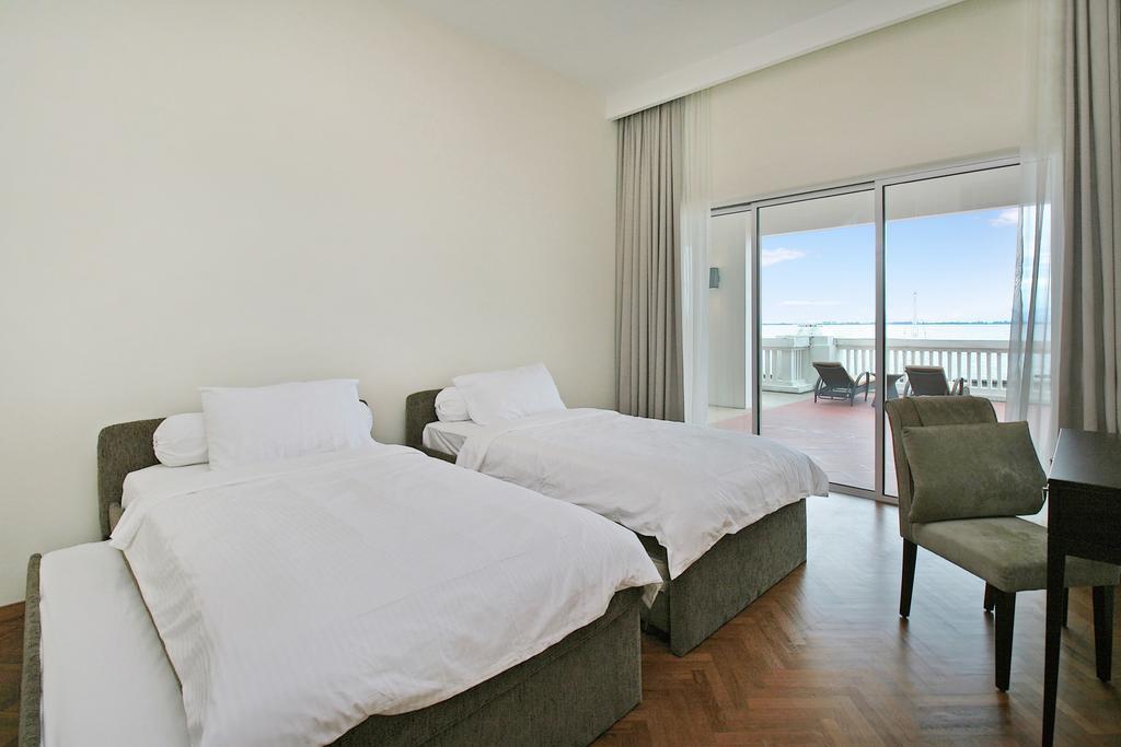 Home-Suites In Straits Quay, Penang George Town Buitenkant foto